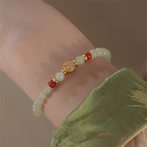 和田玉耳环小巧精致百搭耳